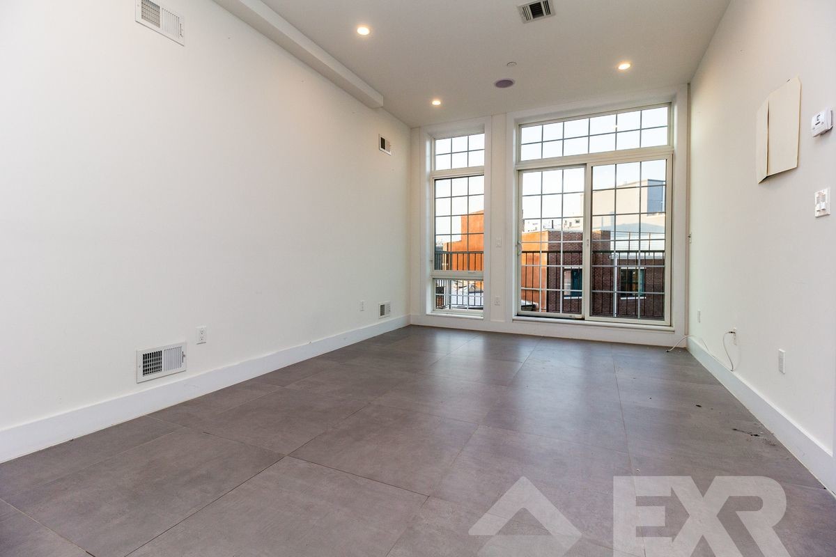 Foto principal - 1163 Myrtle Ave