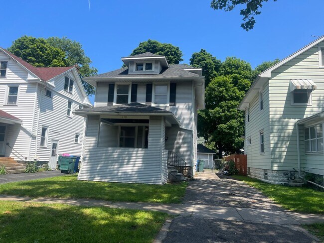 Building Photo - THIS IS THE PLACE TO CALL HOME. YOU WILL F...