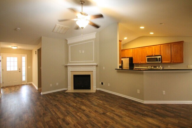 Foto del edificio - Exclusively Offered by Muse Realty, LLC