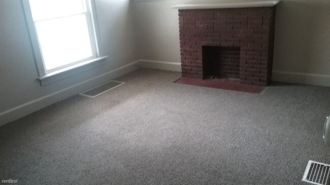 Foto del edificio - 2 br, 1 bath  - 200 Holbrook Ave