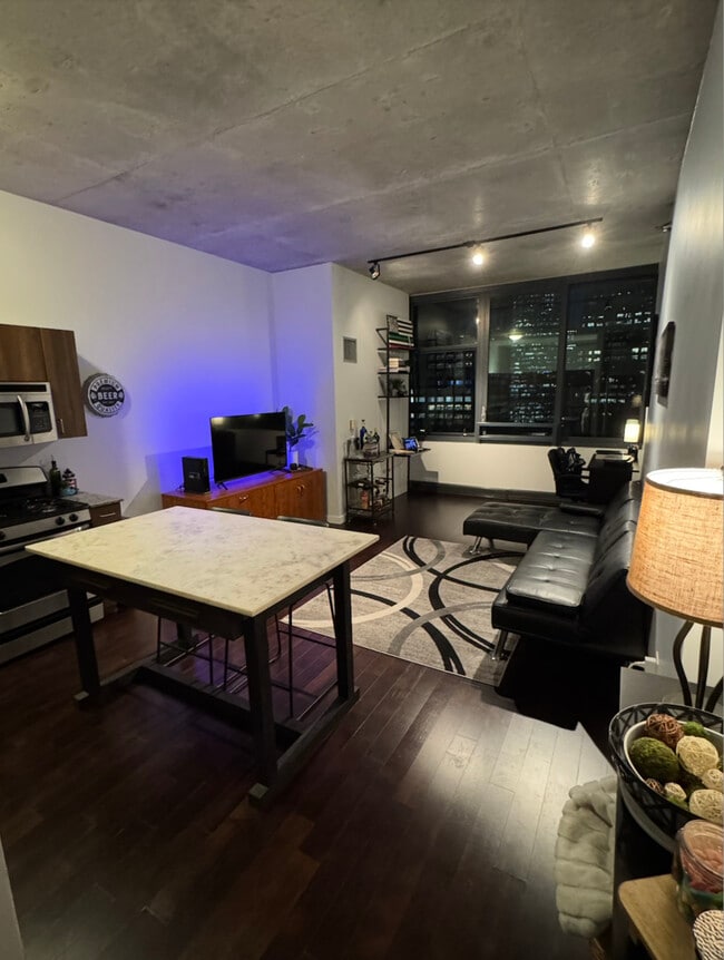 Building Photo - 235 W Van Buren St
