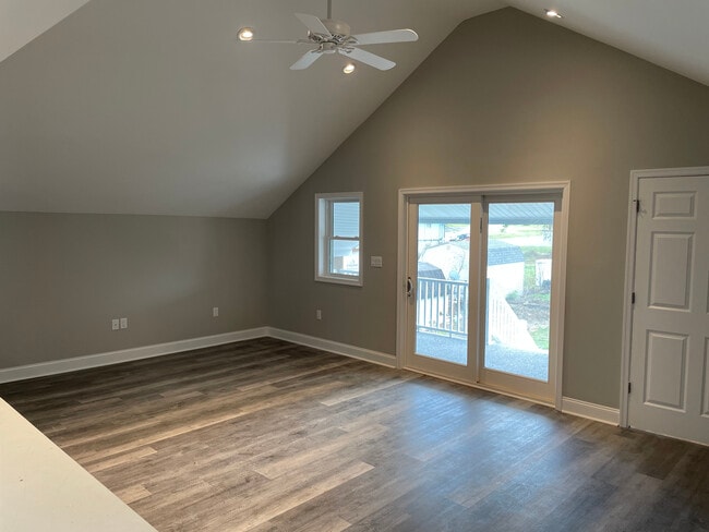 Building Photo - 218 Sussex St