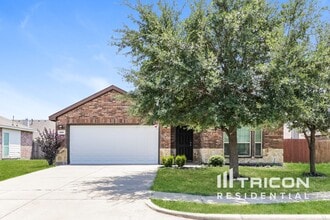 Building Photo - 205 Independence Tr