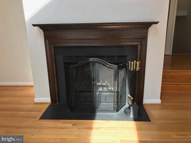 Building Photo - 6523 Gretna Green Way