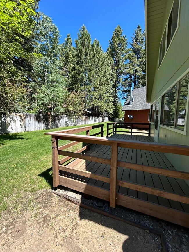 Building Photo - Highland Woods Neighborhood * Renovated 2 Bed + Huge Loft, 2 Bath House