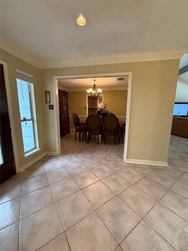 Building Photo - 2902 Arrowhead Dr