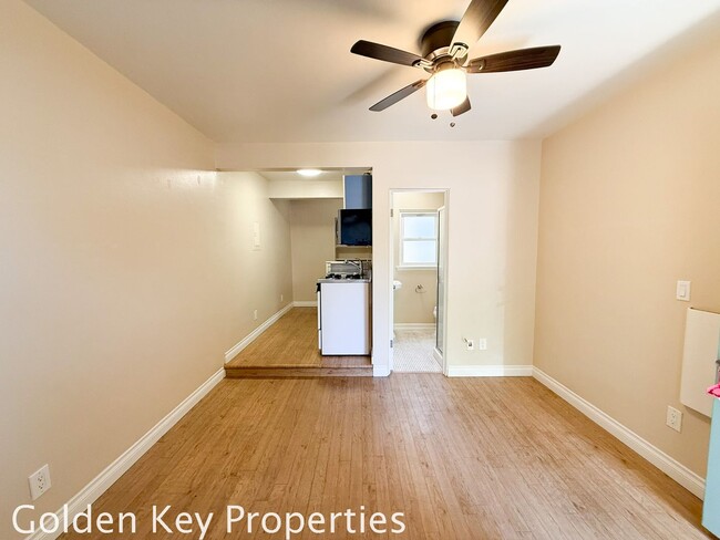 Building Photo - Charming studio apartment in Leucadia!!