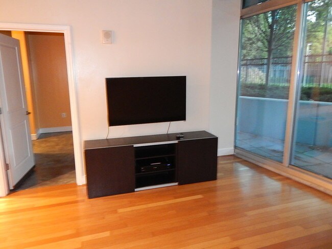 Foto del edificio - 44 Peachtree Ave NE