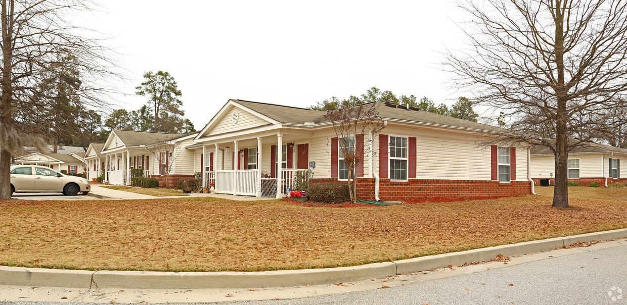 Building Photo - Augusta Springs