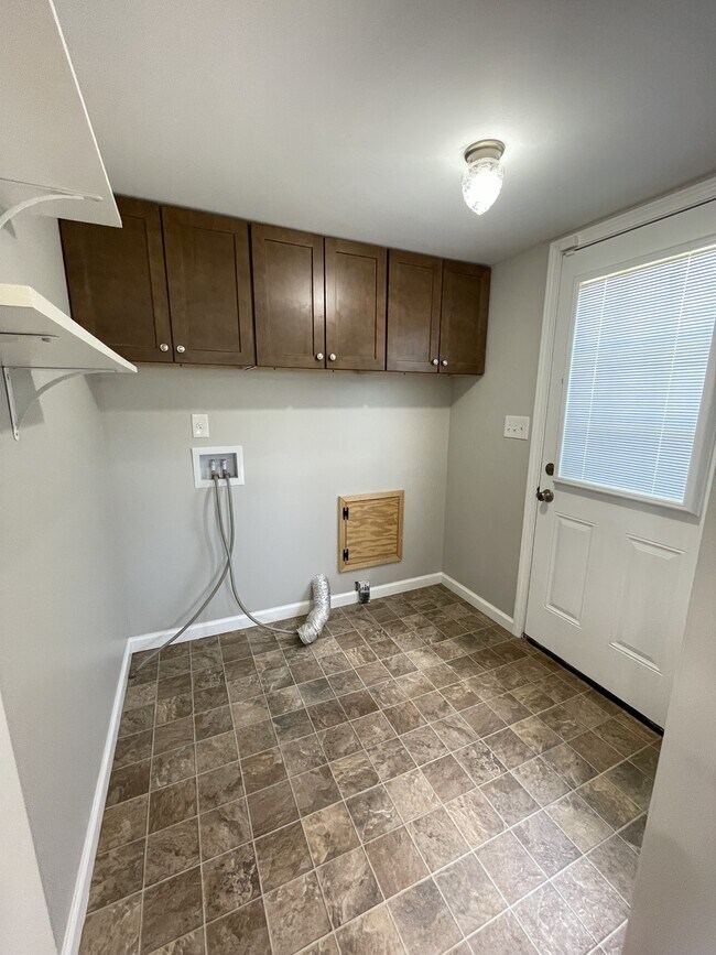 Foto del edificio - 900 Allen Dr