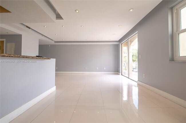 Foto del edificio - 8826 W Flagler St