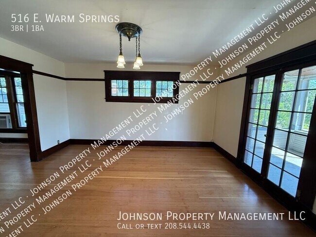 Foto del edificio - 516 E Warm Springs Ave