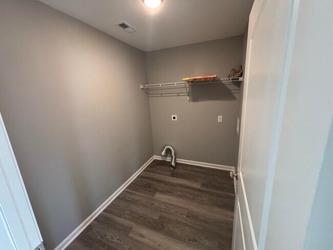 Foto del edificio - 140 Landry Ln