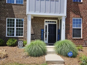 Building Photo - 1016 Beatty Wds Dr