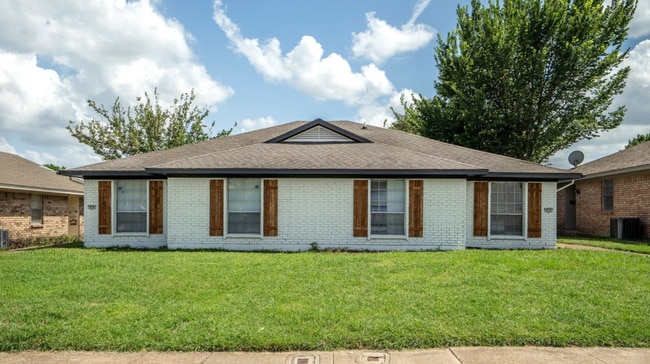 Building Photo - Beautifully Remodeled Duplex in Duncanville