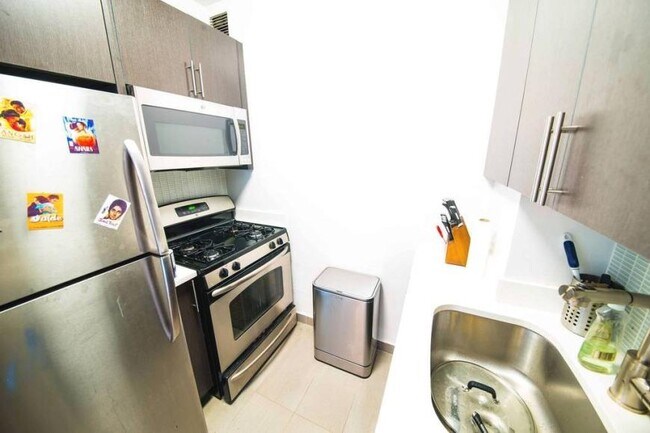 Building Photo - 4 bedroom in NEW YORK NY 10038