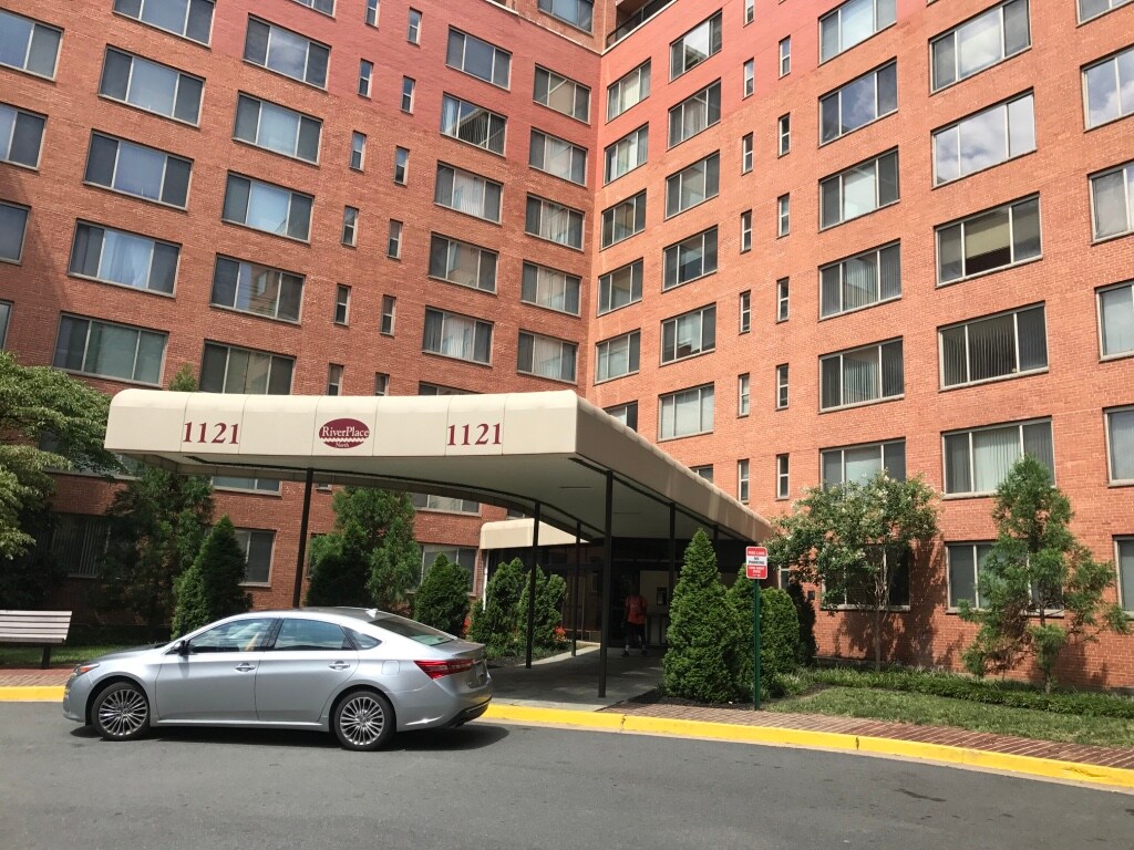 1121 Arlington Blvd, Arlington, VA 22209 Apartments at 1121 Arlington