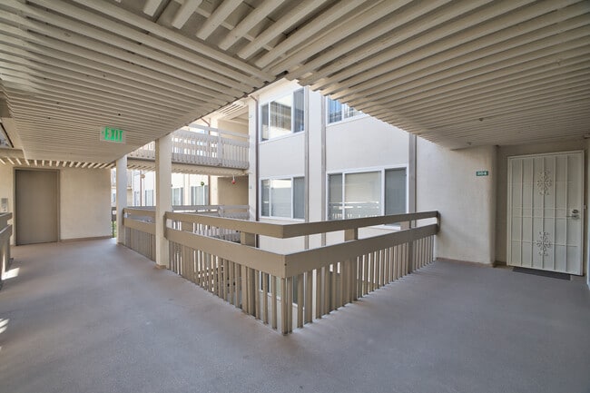 Building Photo - 230 S Catalina Ave