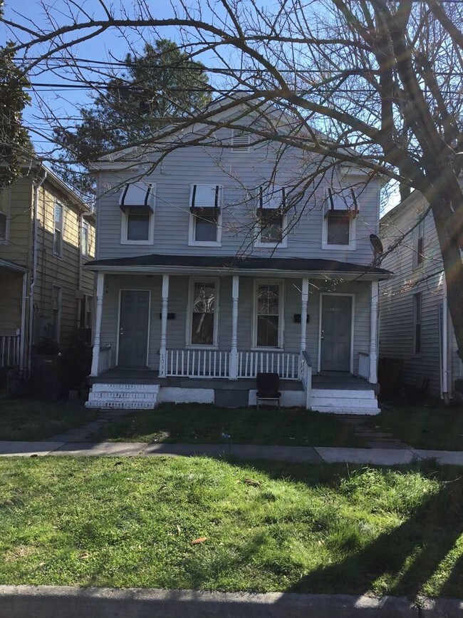 Building Photo - 2 br, 1 bath House - 1033 Jackson Avenue
