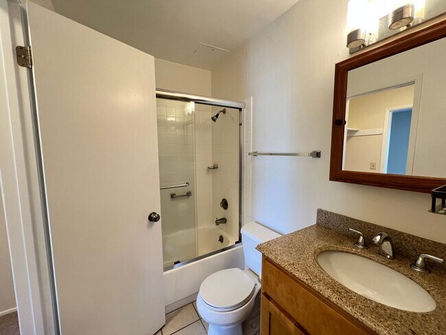 Foto del edificio - View of the Bay, Studio Condo Available No...