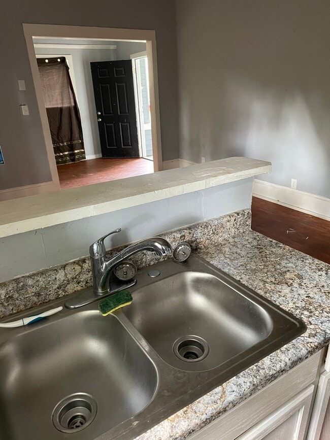 Foto del edificio - Remodeled 1 Bedroom Apartment near LSUS