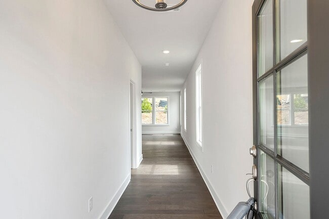 Photo - Luxury Westshore Townhome