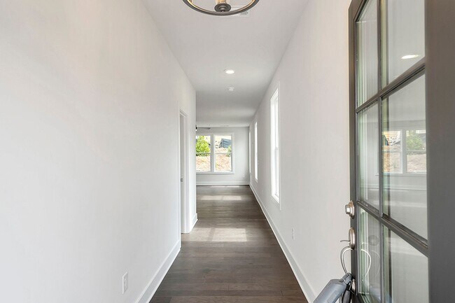 Foto del edificio - Luxury Westshore Townhome