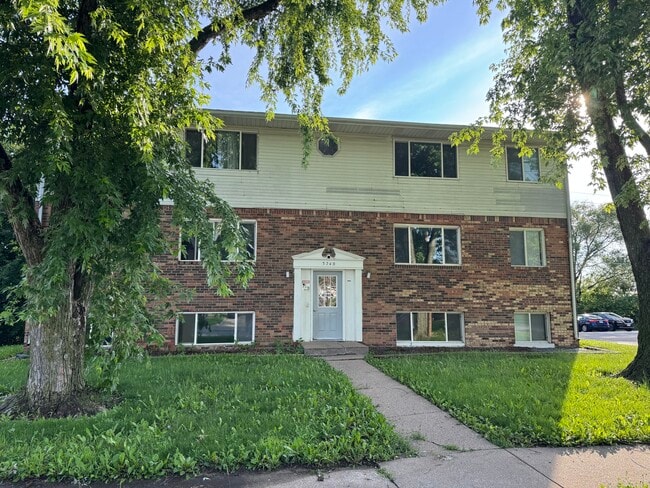 Building Photo - 3240 Heatherton Dr