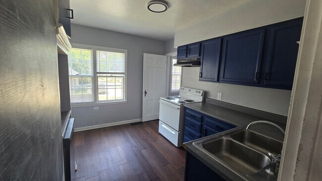 Foto del edificio - 1009-1011 N. Wheeling Ave.