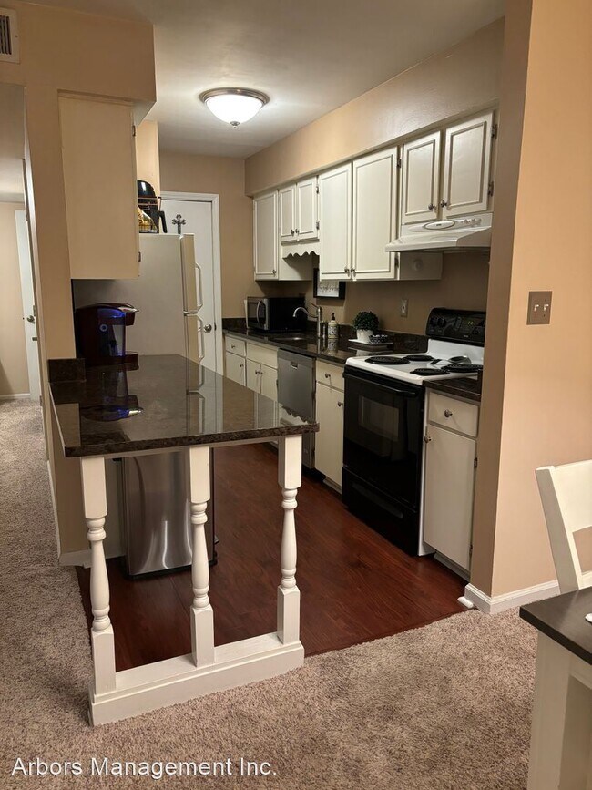 Building Photo - 2 br, 1 bath House - 1000 Margarite Drive ...
