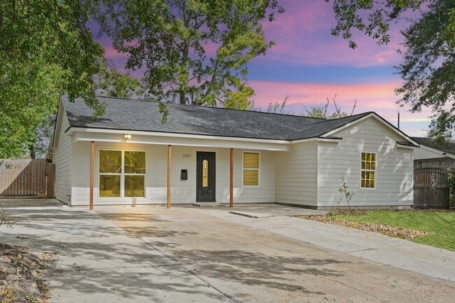 Photo - 10211 Glenmawr Dr House