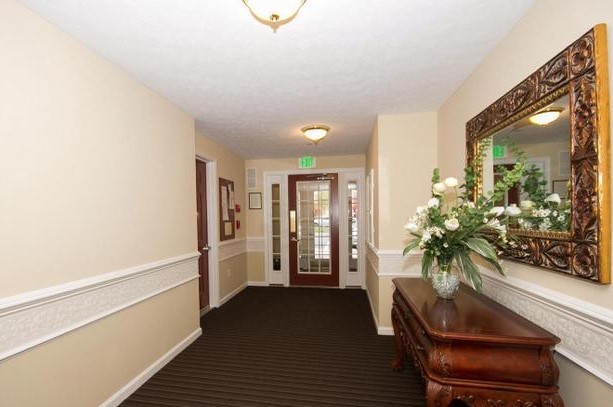 Entryway hall just off of unit. - 9509 Kingscroft Terrace