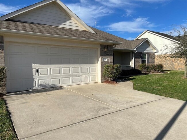 Building Photo - 235 S Lantana Cir