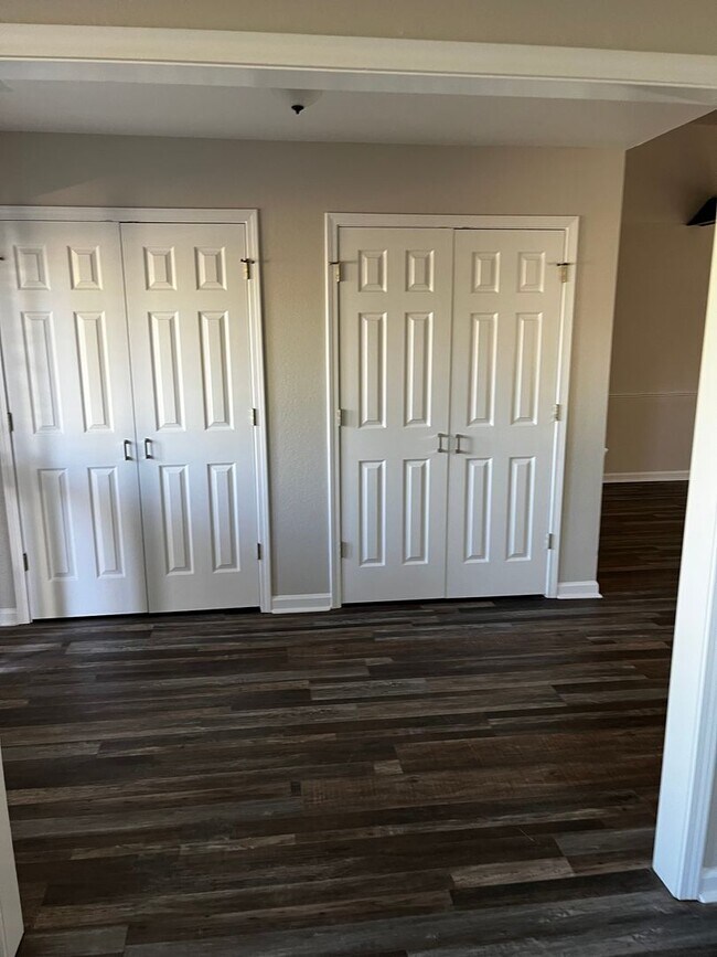 Building Photo - Renovated Home 25 Minute drive to Blue Oval
