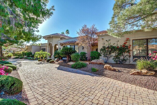 Foto del edificio - 6127 E Horseshoe Rd