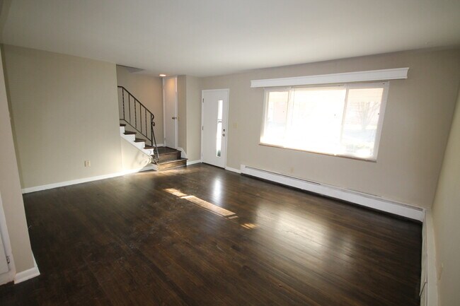 Foto del edificio - 3 Bedroom ~ Clintonville