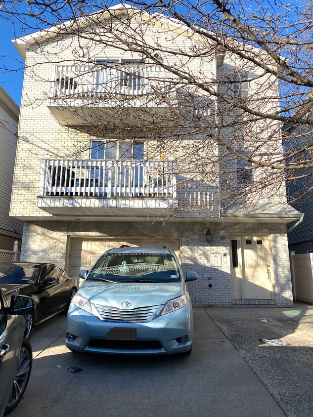 Primary Photo - 30 Johnson St