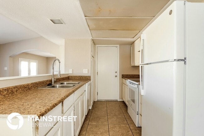 Building Photo - 4228 N 85th Dr