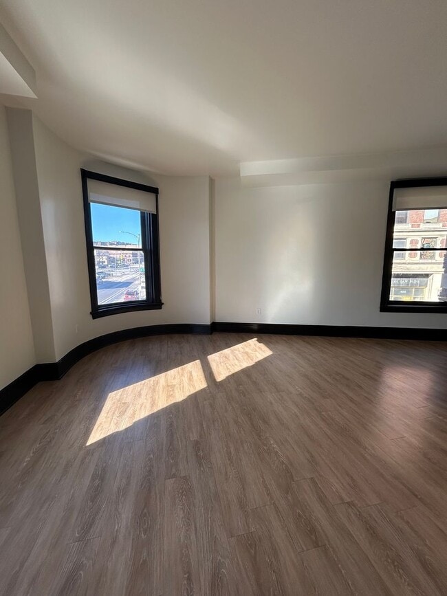 Photo - Luxury Downtown Living | Spacious 1-Bedroom 1-Bathroom Loft