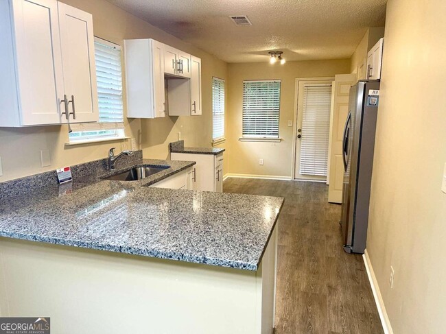 Building Photo - 132 Samanthas Way