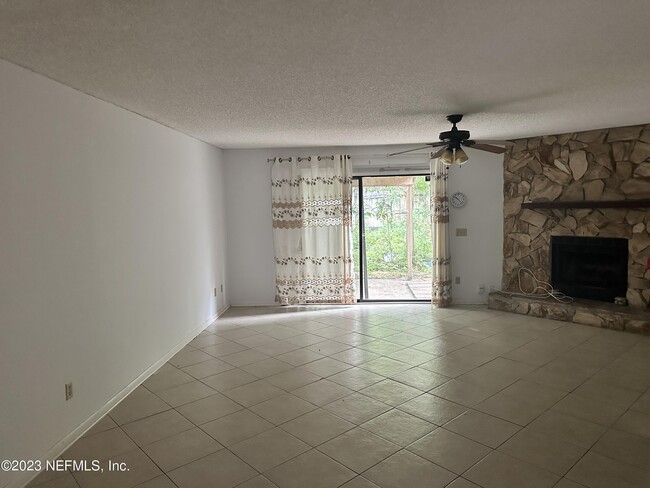 Foto del edificio - 4422 Winderbrook Ct
