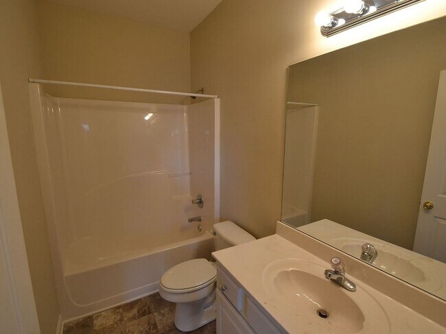 Building Photo - Spacious 4BR House in Lawrenceville