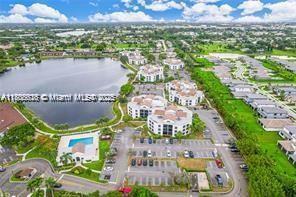 Foto del edificio - 210 Lake Pointe Dr