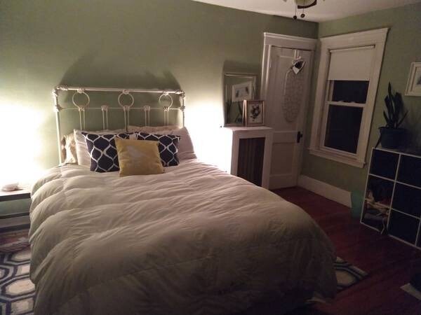 Master Bedroom - 118 Monument St