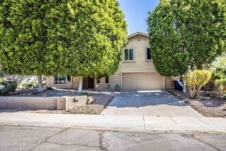 Building Photo - 1052 E Sandpiper Dr