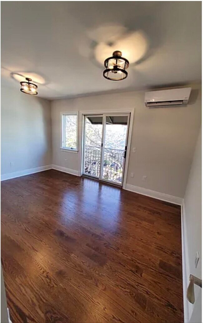 Foto del edificio - 6041 Highland Pl