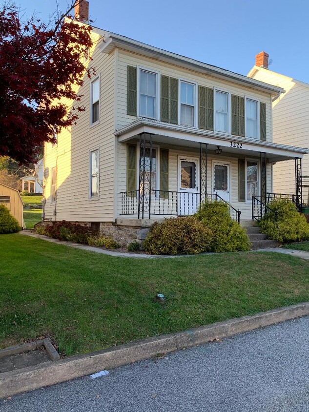 Foto principal - 3222 Broad St