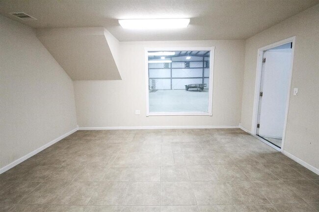 Building Photo - 17511 Strack Dr E