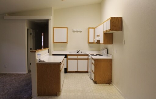 Building Photo - 667 Linda Kay Ct