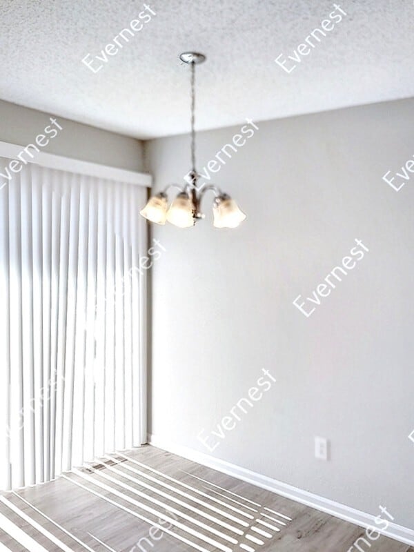Building Photo - Charming 4-Bedroom Home with Spacious Yard...